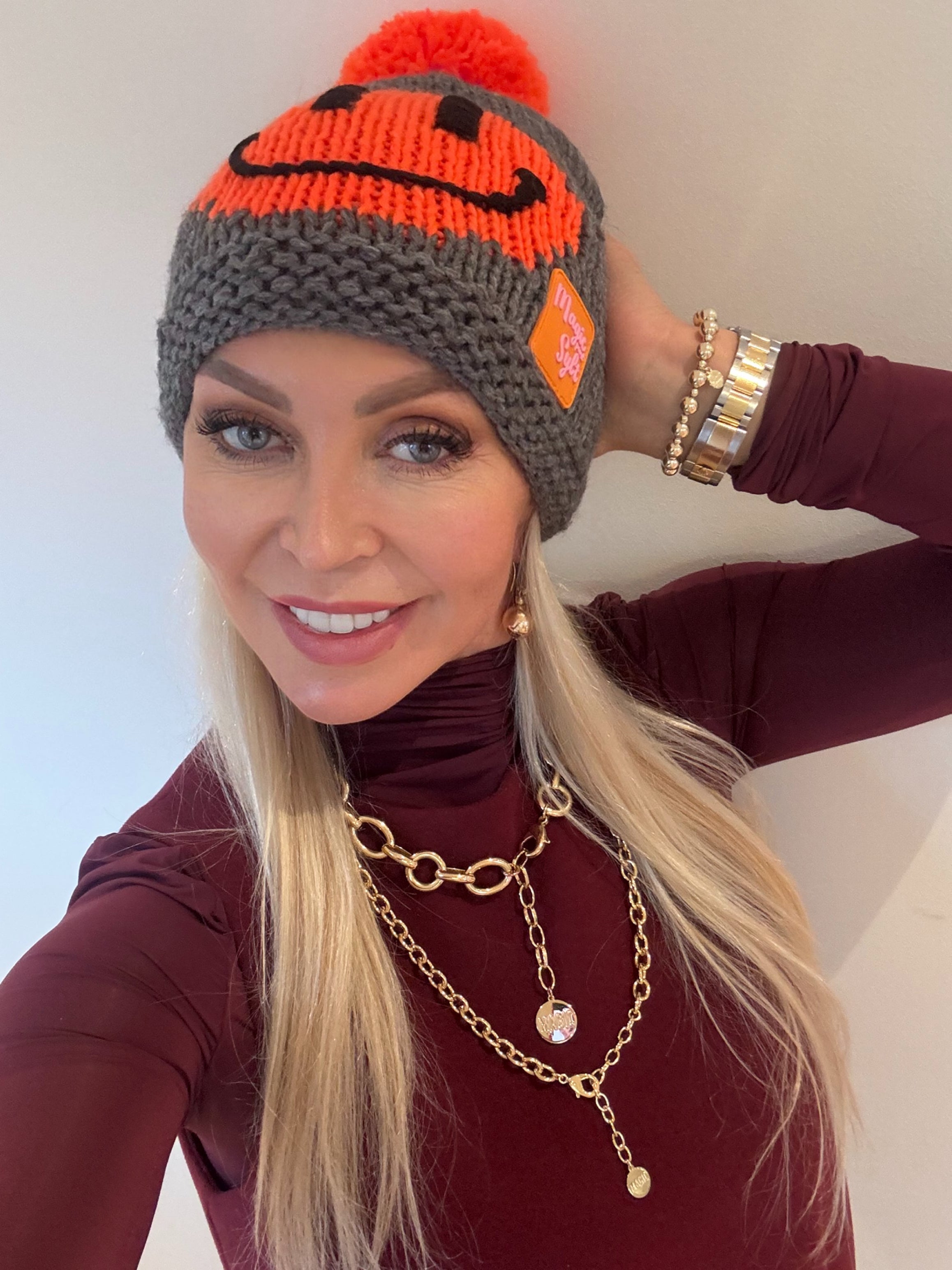 Mütze grau mit Smiley orange